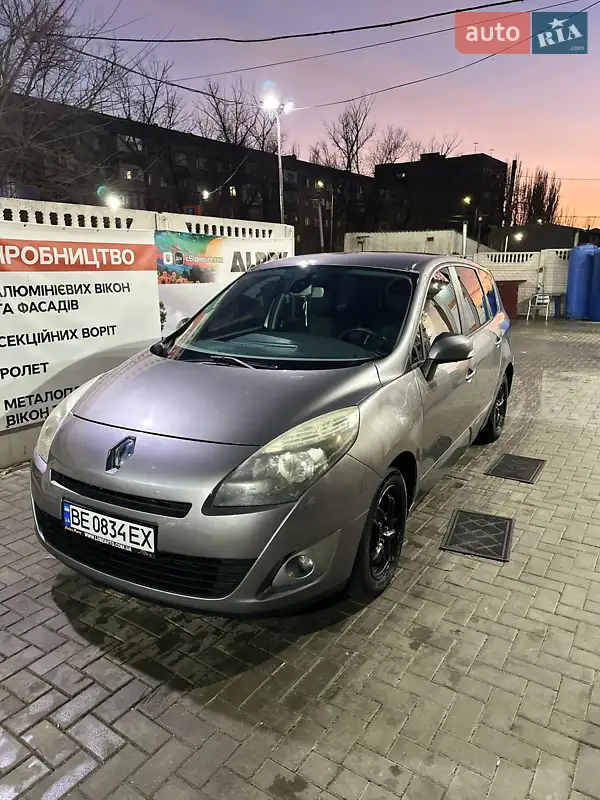 2011 renault megane scenic