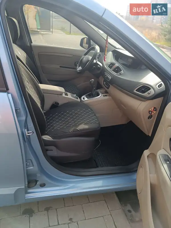 2011 renault megane scenic