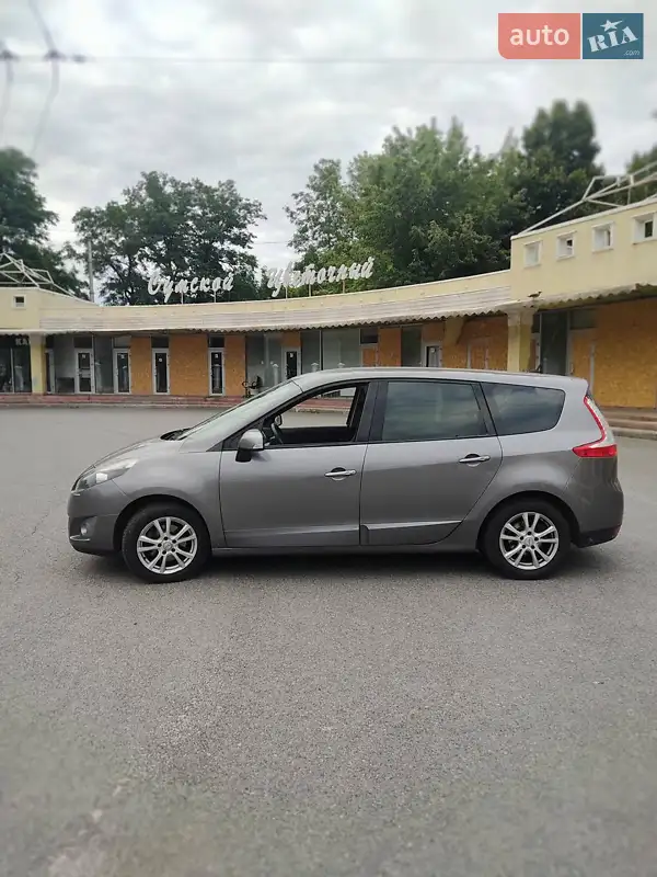 2010 renault grand scenic
