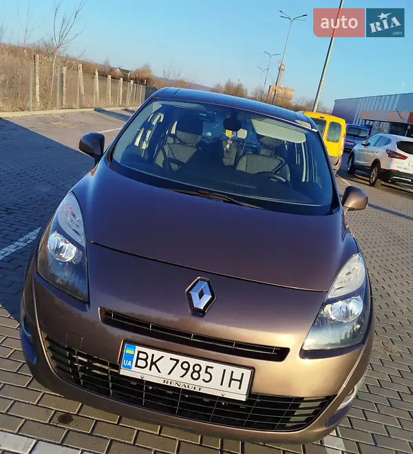 2011 renault megane scenic
