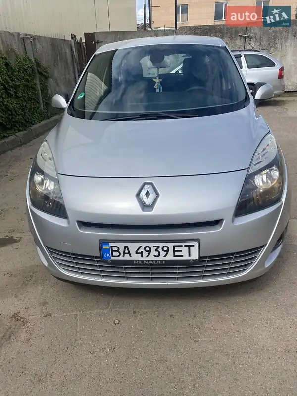 2011 renault grand scenic