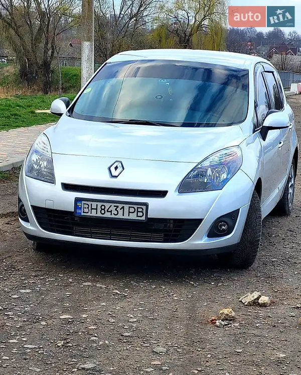 2011 renault megane scenic