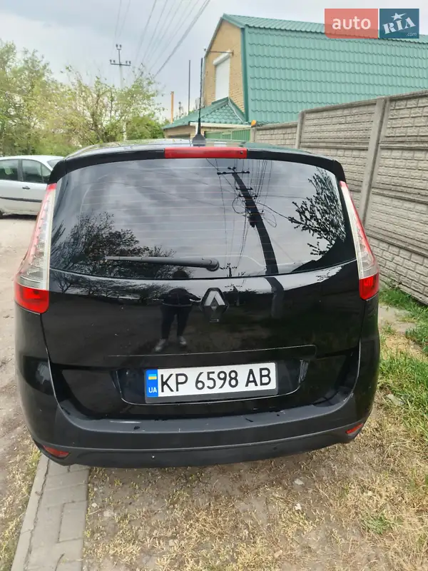 2011 renault megane scenic