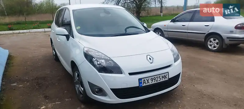 2011 renault megane scenic