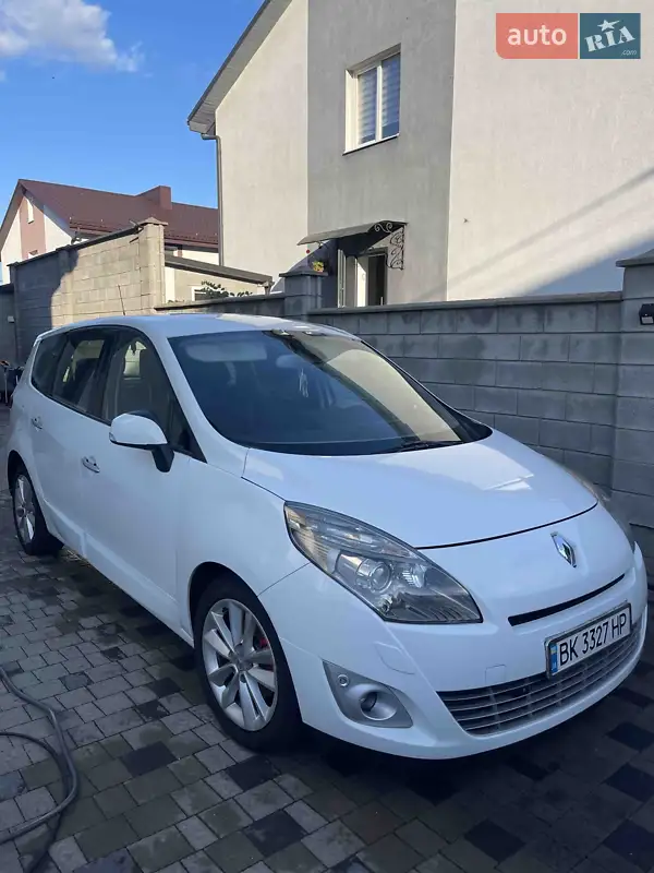 2010 renault grand scenic