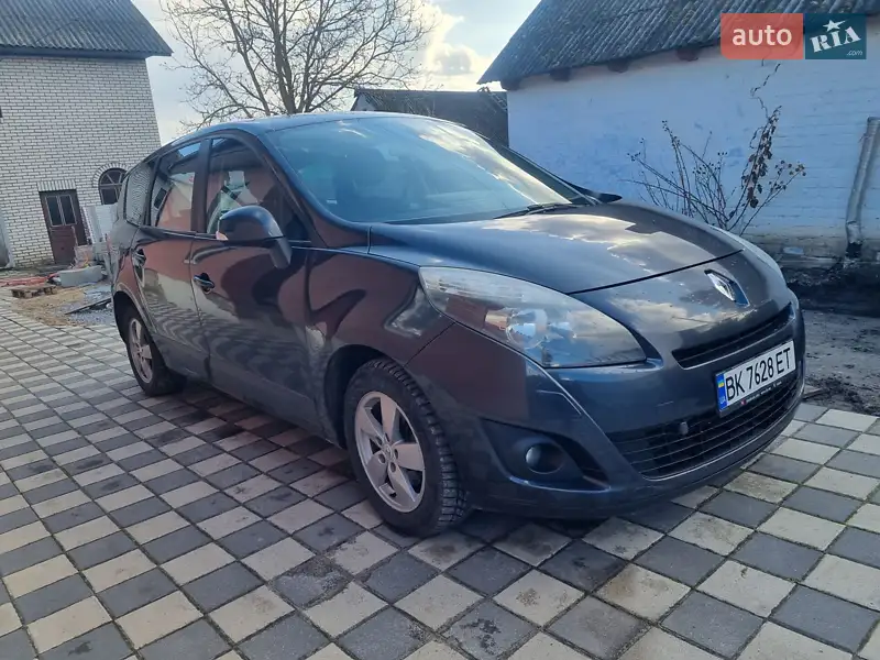 2010 renault grand scenic