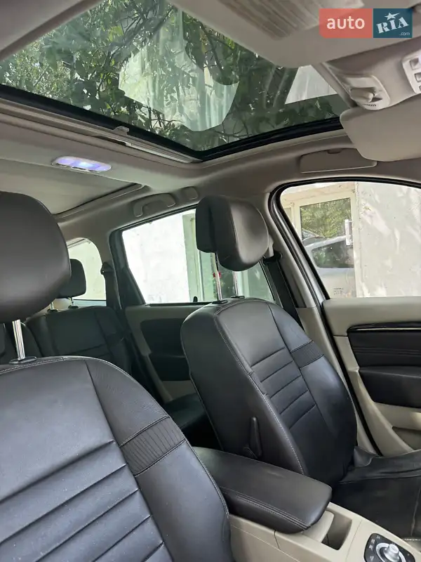 2011 renault megane scenic