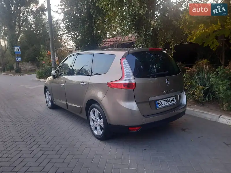 2010 renault grand scenic