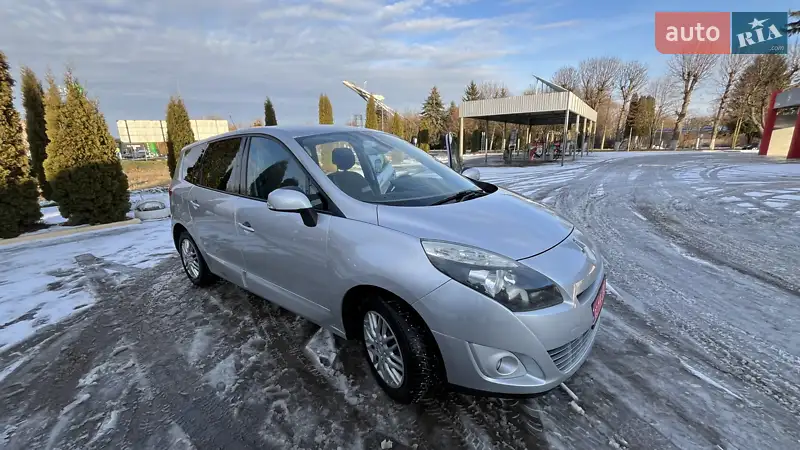 2011 renault megane scenic