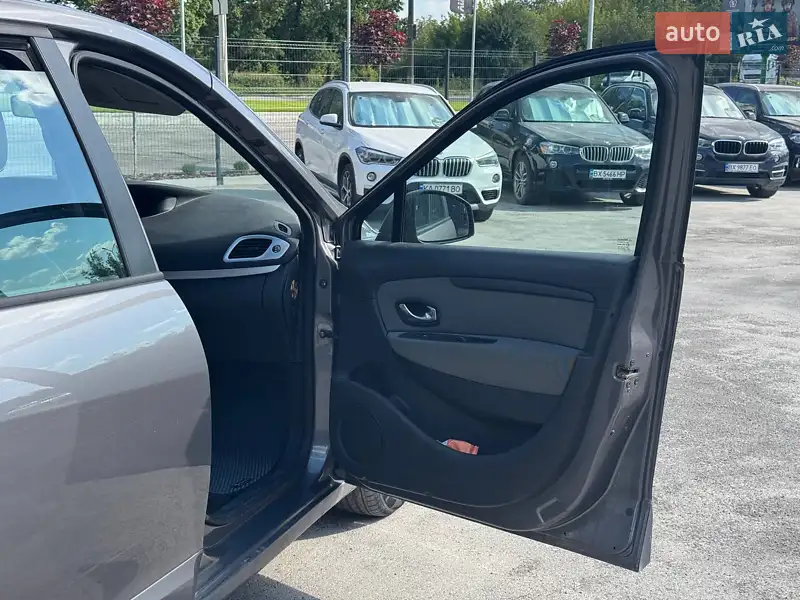2011 renault megane scenic