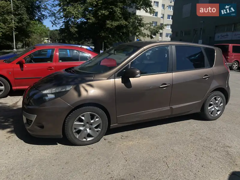 2011 renault megane scenic