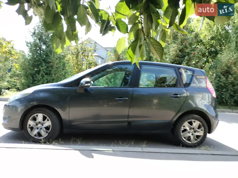2011 renault megane scenic