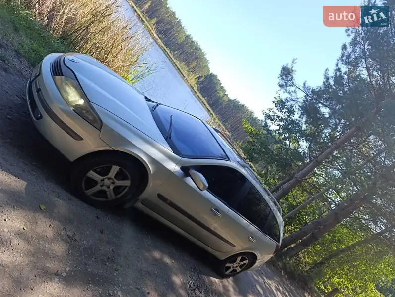 2003 renault laguna