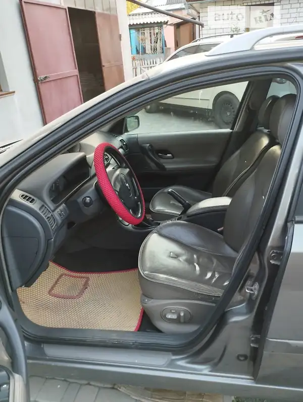 2004 renault laguna