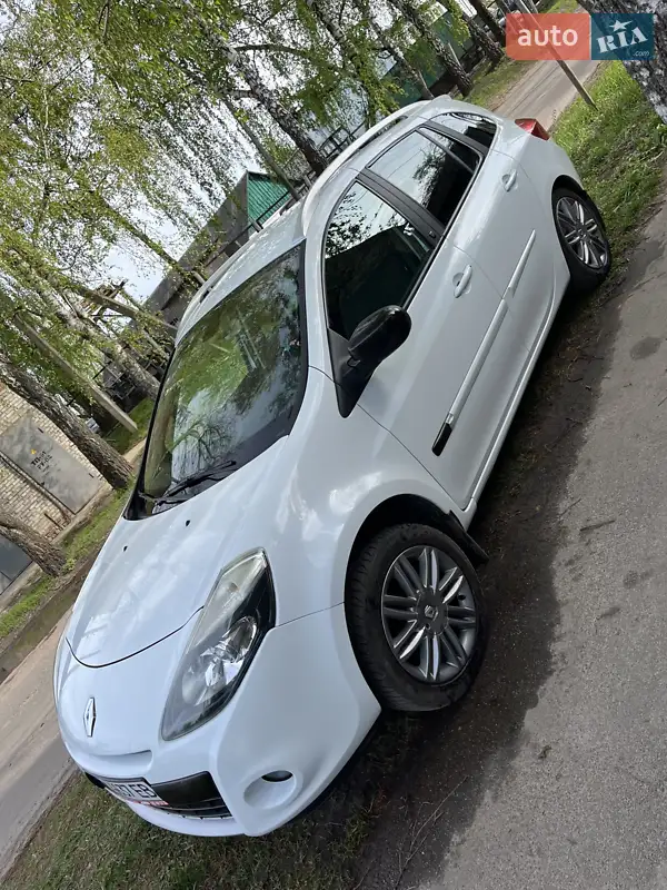 2011 renault clio