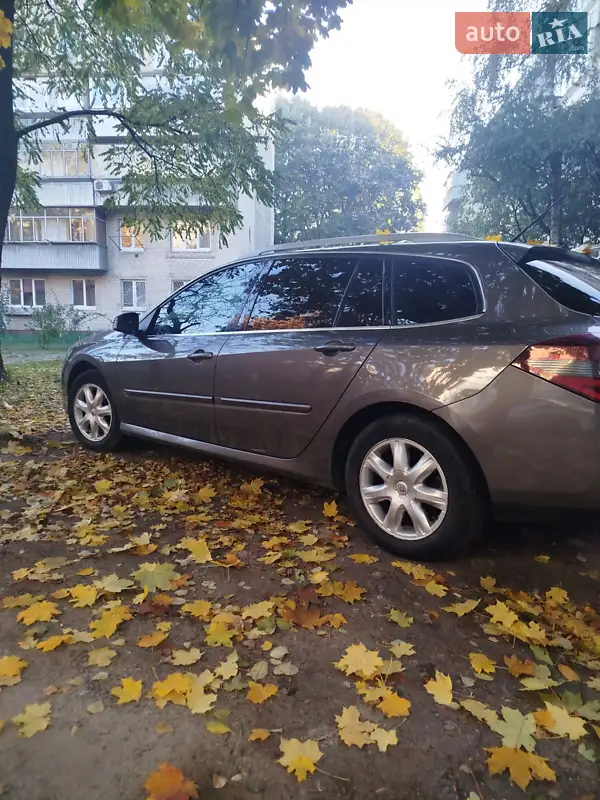 2010 renault laguna