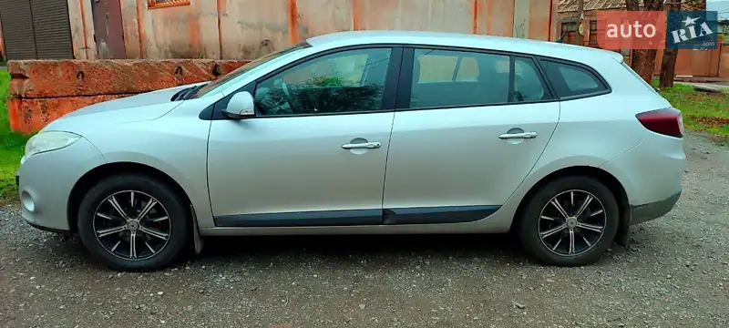 2010 renault megane
