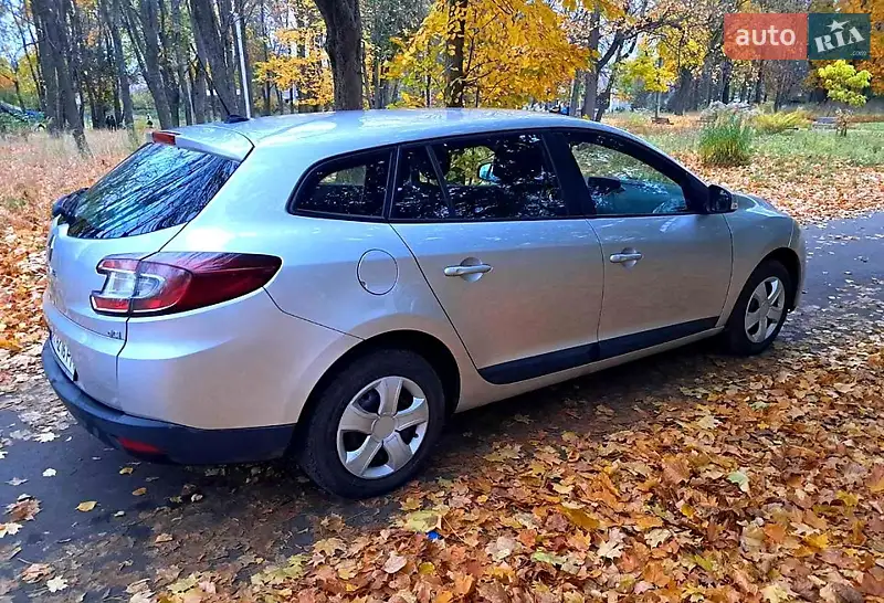 2010 renault megane