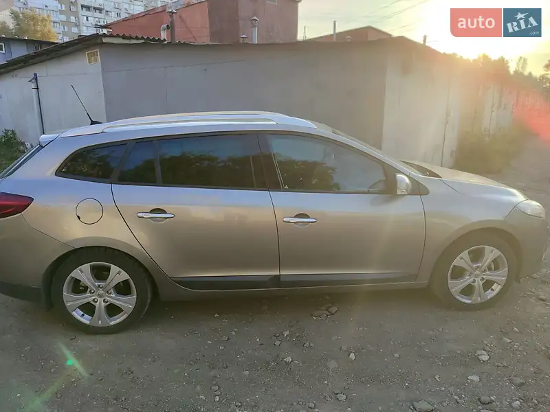 2010 renault megane
