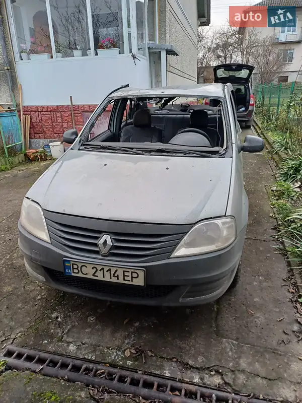 2010 renault logan