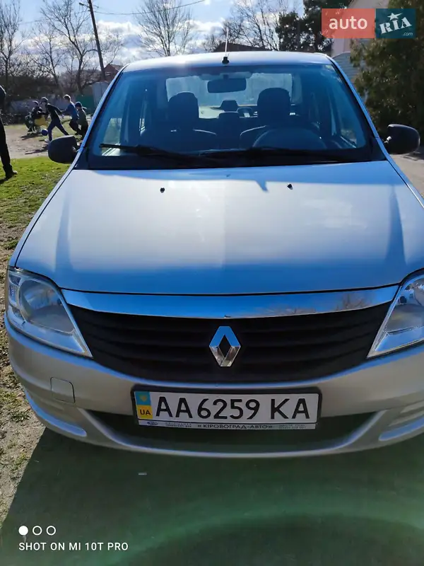 2010 renault logan