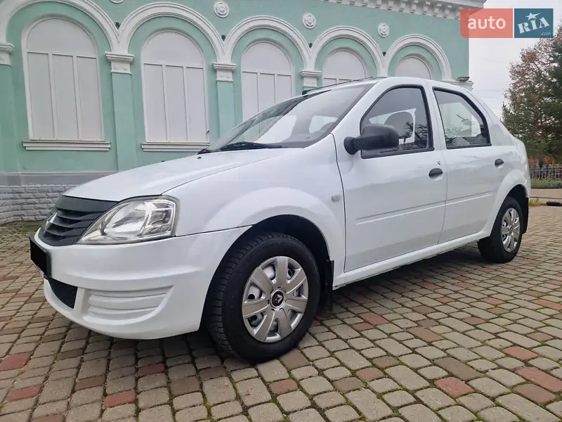 2012 renault logan