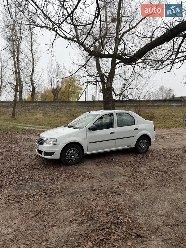 2012 renault logan
