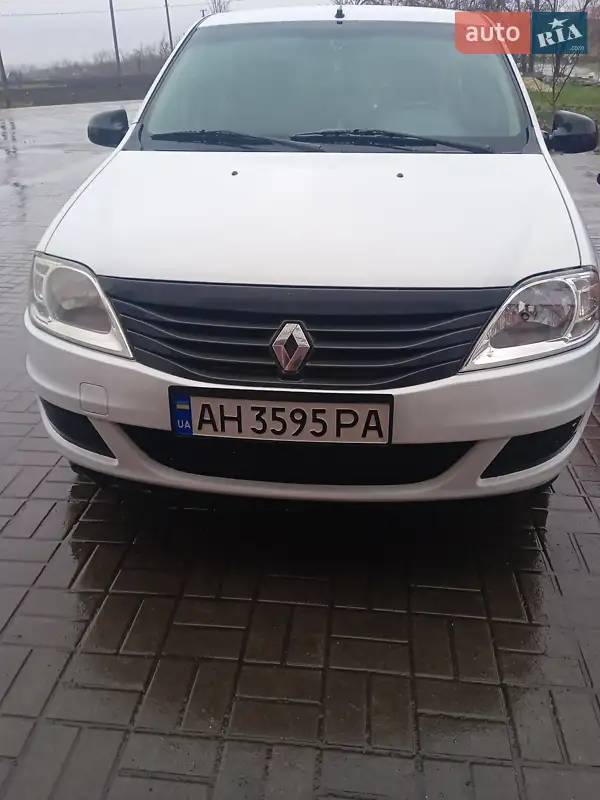 2011 renault logan