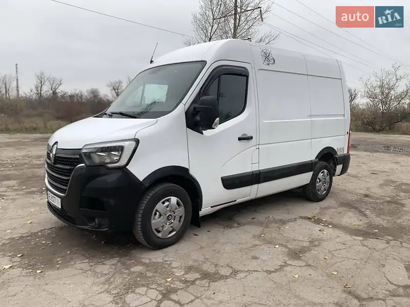 2019 renault master