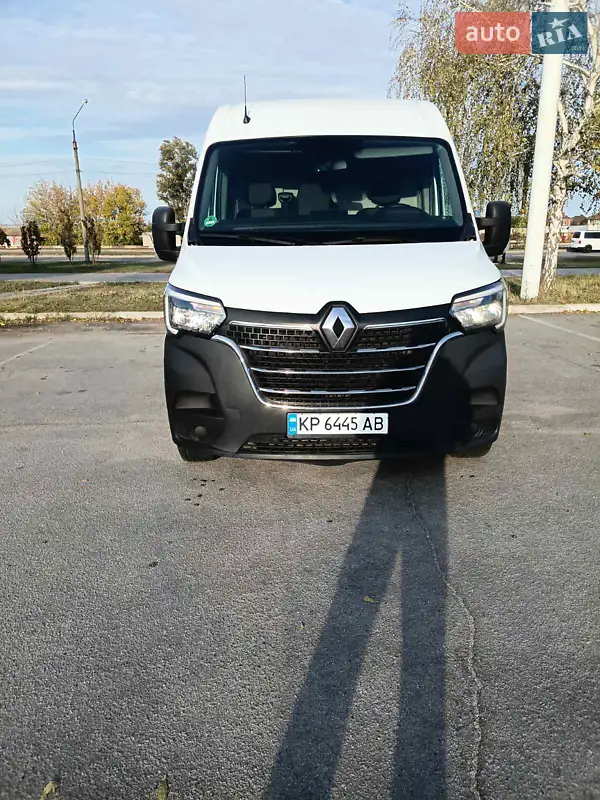 2020 renault master