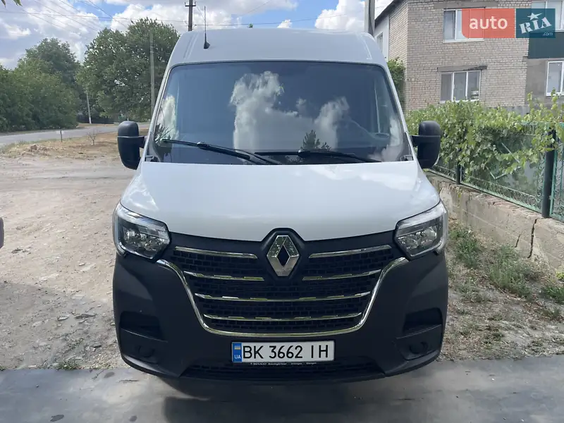 2019 renault master