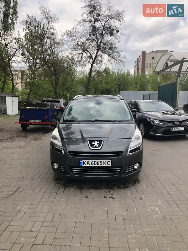 2011 peugeot 5008