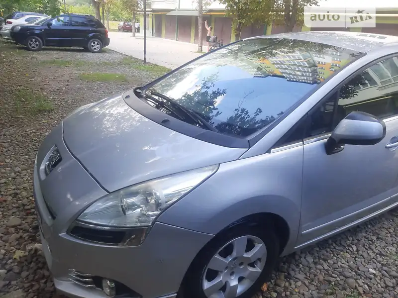 2013 peugeot 5008