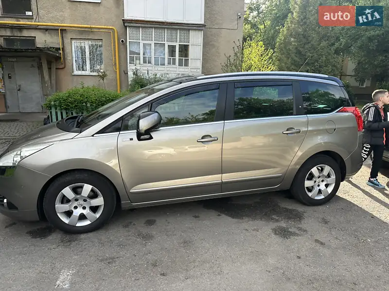 2013 peugeot 5008