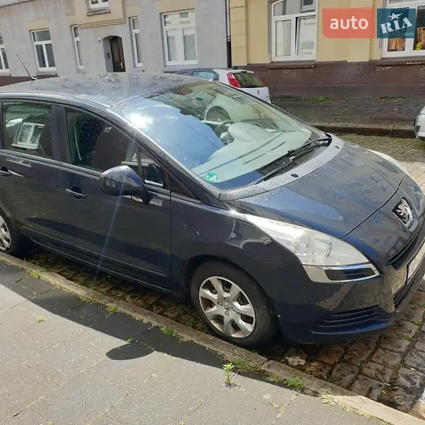 2011 peugeot 5008