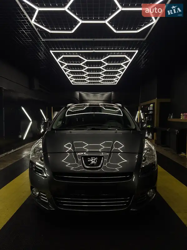 2011 peugeot 5008