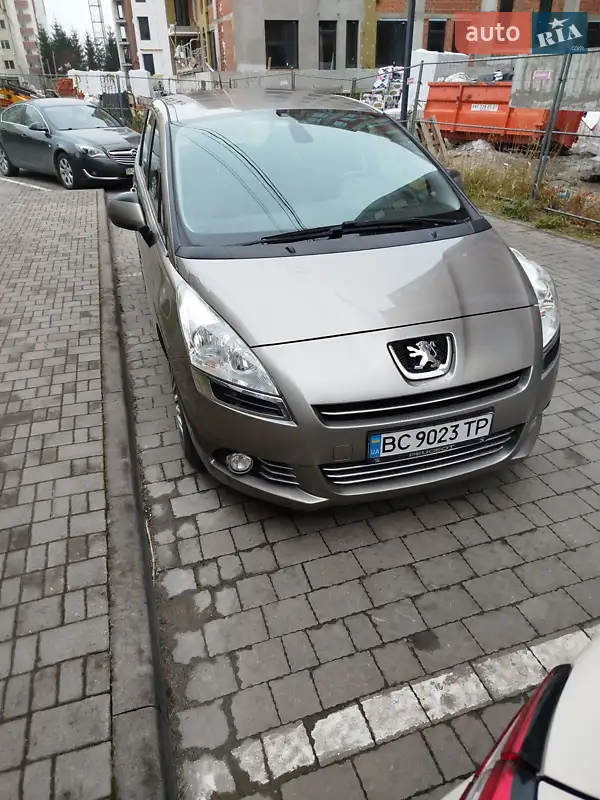 2011 peugeot 5008