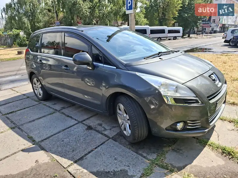2011 peugeot 5008