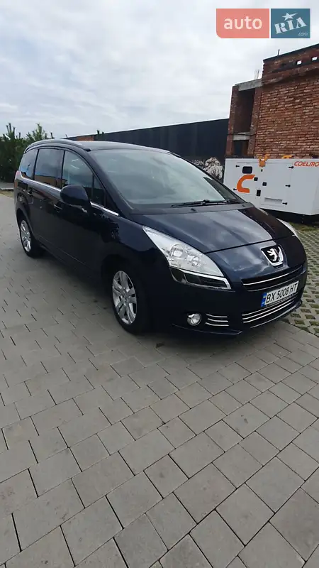 2011 peugeot 5008