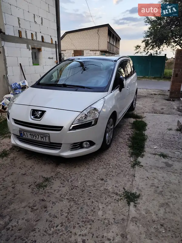 2011 peugeot 5008