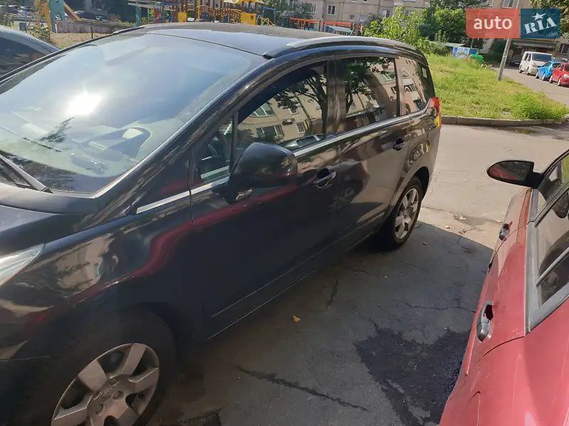 2011 peugeot 5008