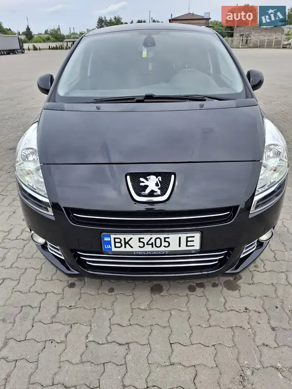 2011 peugeot 5008