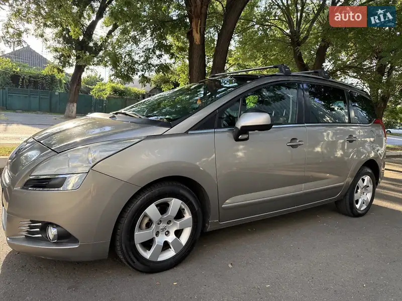 2011 peugeot 5008