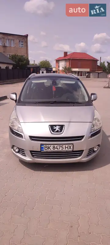 2012 peugeot 5008