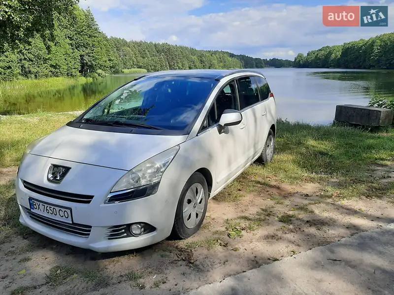 2011 peugeot 5008