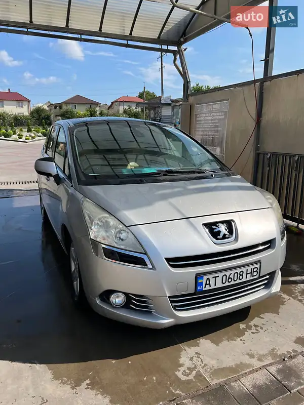 2011 peugeot 5008