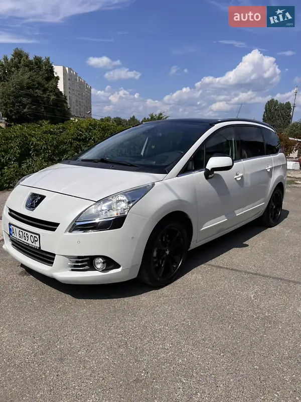 2011 peugeot 5008