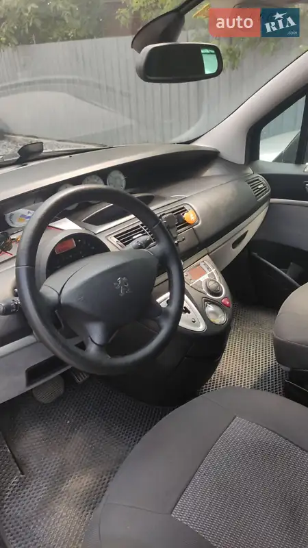 2010 peugeot 807