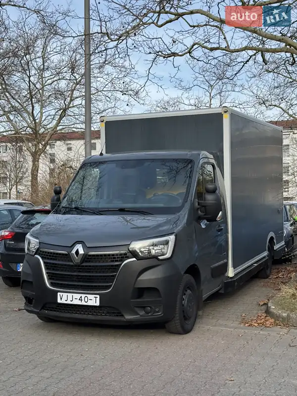 2021 renault master