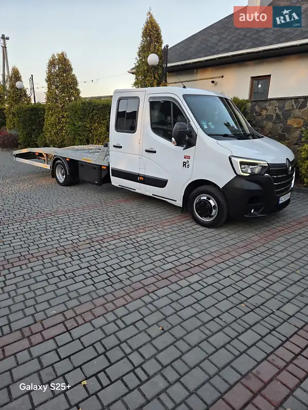 2020 renault master